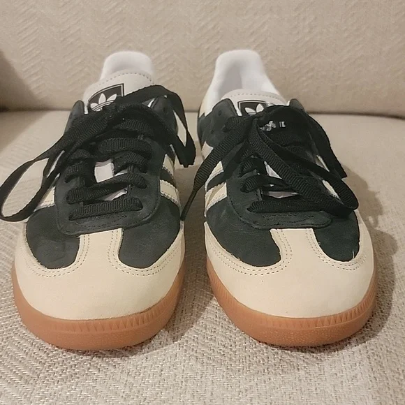 Adidas Samba Black and Cream Shoes - Picture 3 of 4
